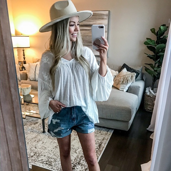 Meet Your Posher! - Picture 2 of 2